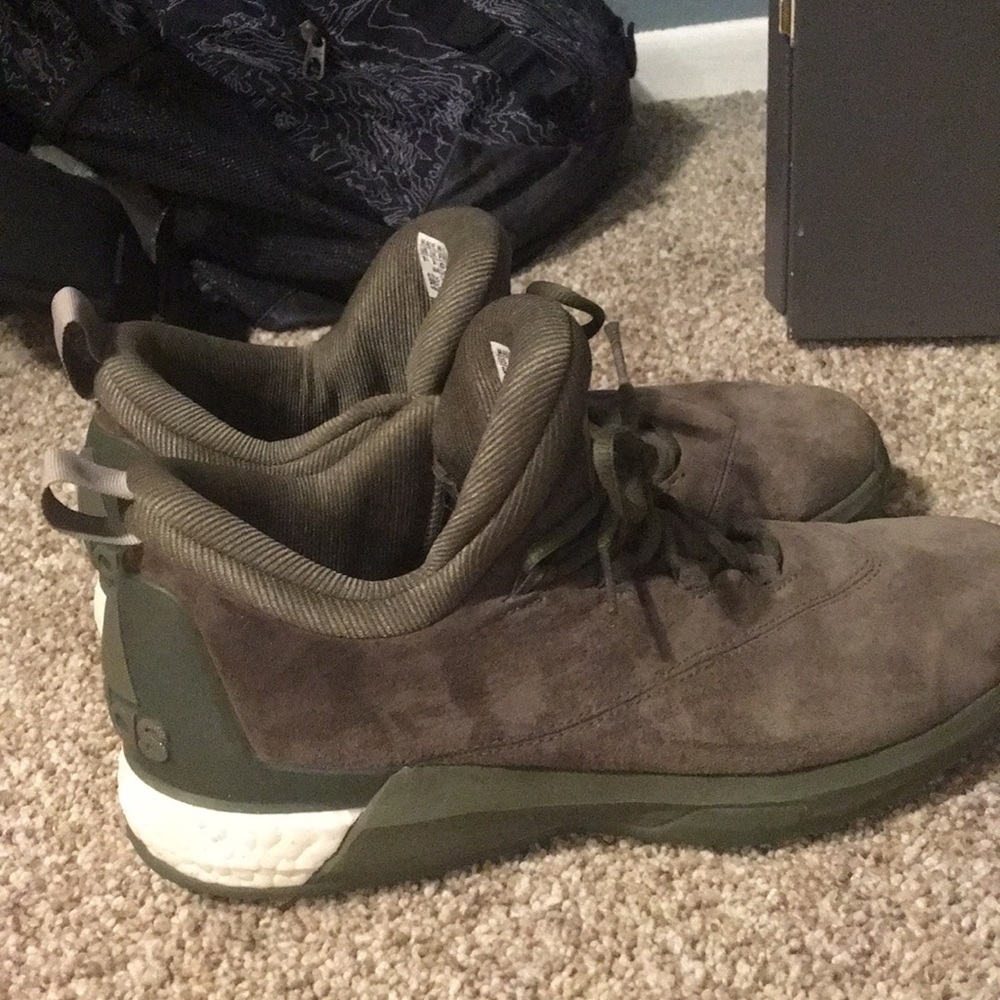 Harden basketball shoes only worn 2 times